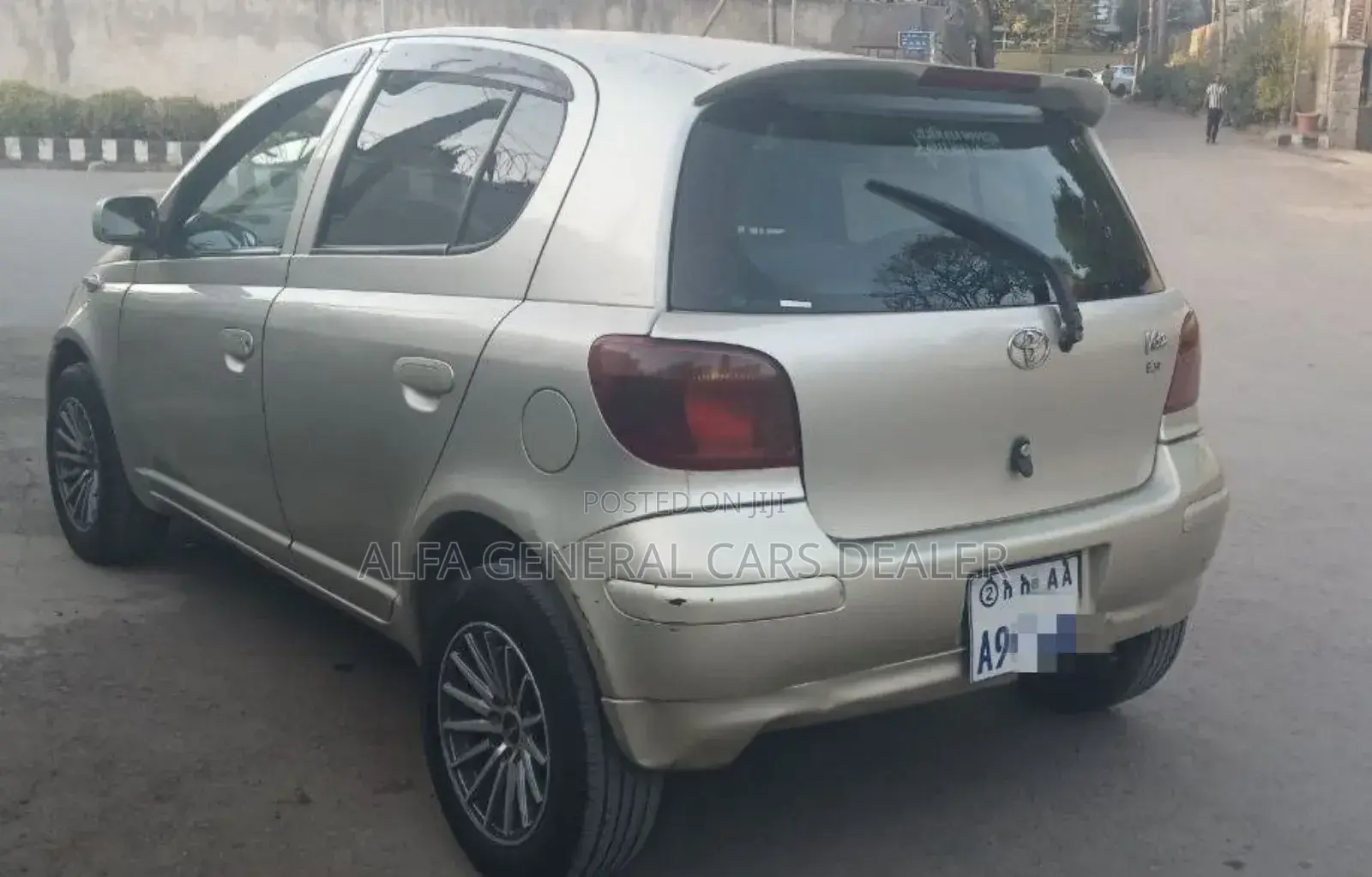 Toyota Vitz 2003 Gold