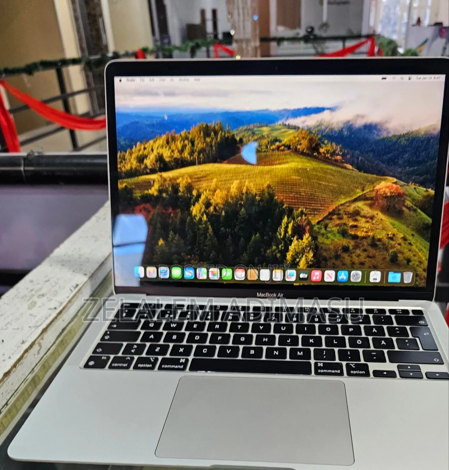 New Laptop Apple MacBook Air 2020 M1 16GB Intel Core I5 SSD 256GB