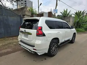 Toyota Land Cruiser 2014 White