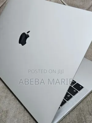 New Laptop Apple MacBook Pro 2020 16GB Intel Core I5 SSD 1T