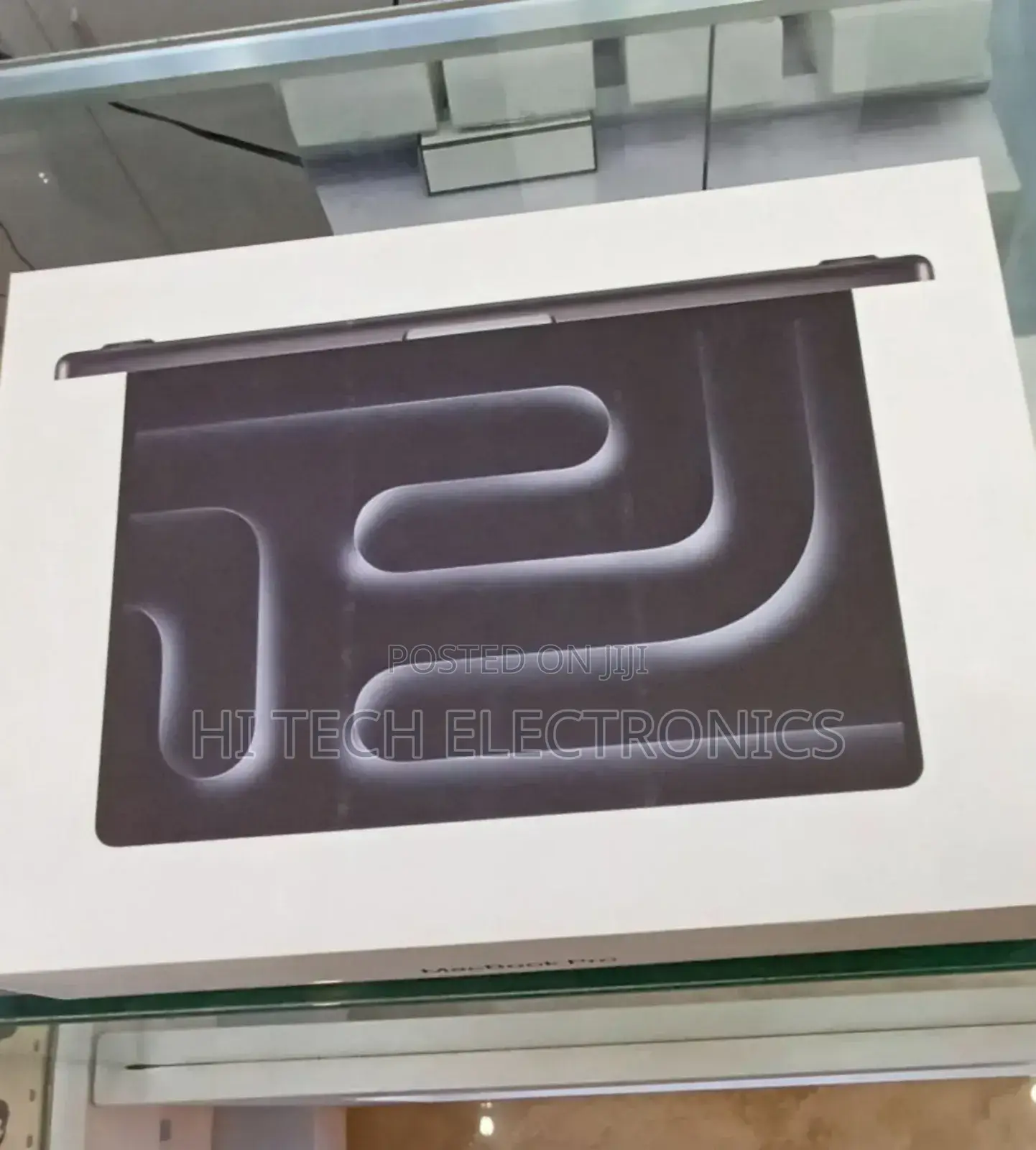 New Laptop Apple MacBook Pro 2024 M4 14-Inch 16GB Apple M4 SSD 512GB