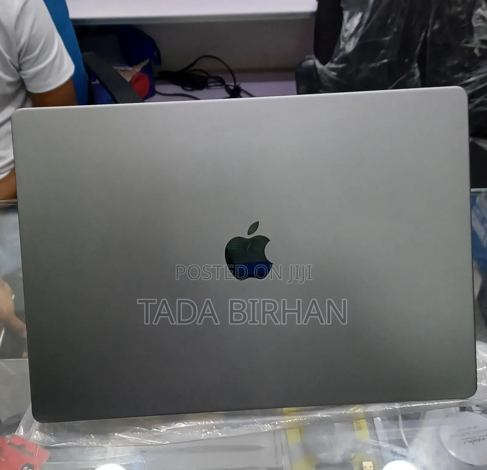 New Laptop Apple MacBook Pro M1 16GB Intel Core I7 SSD 512GB