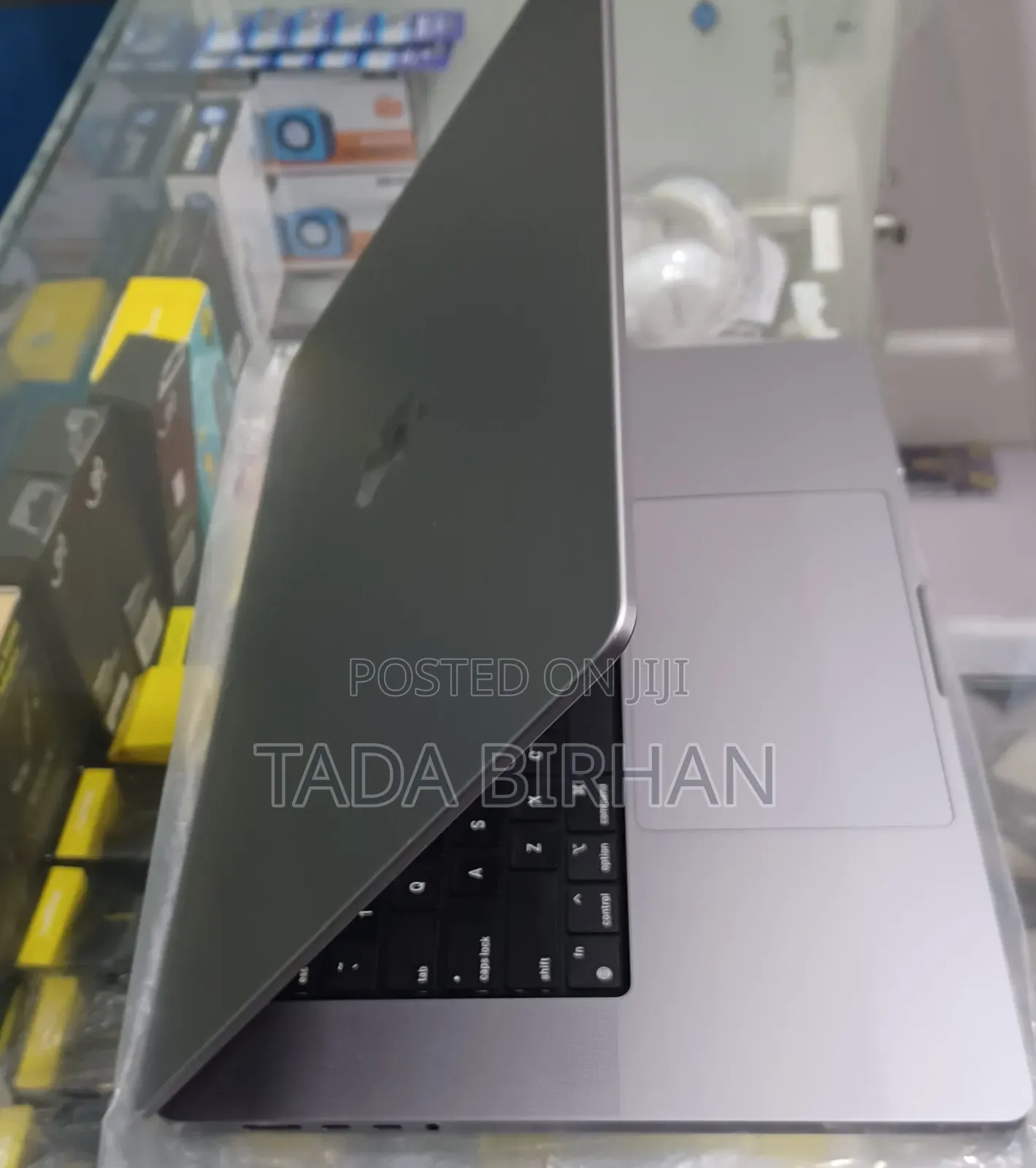 New Laptop Apple MacBook Pro M1 16GB Intel Core I7 SSD 512GB
