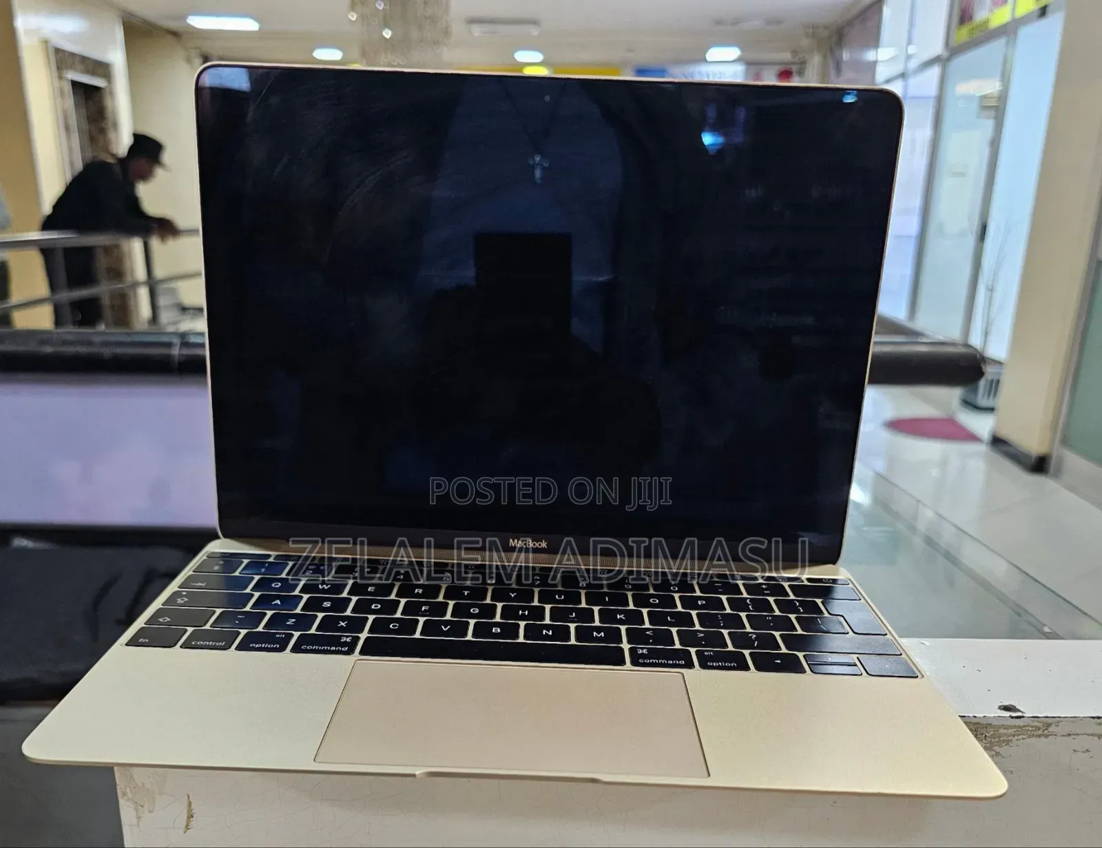 New Laptop Apple MacBook Pro 2015 8GB Intel Core M SSD 256GB