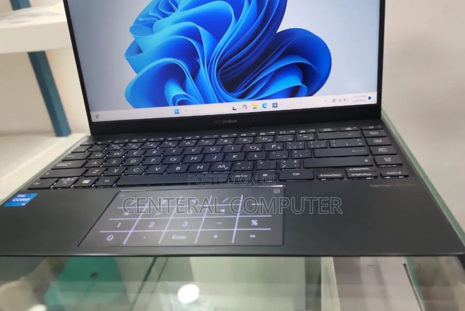 New Laptop Asus ZenBook Flip 14 UX461UN 8GB Intel Core I5 SSD 512GB