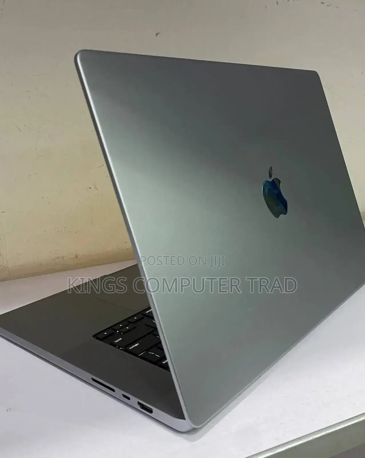 New Laptop Apple MacBook Pro M1 16GB Intel Core I5 SSD 1T