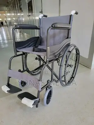 Aluminium Wheelchair፵冷seat and Backrest: Padded for Comfort
