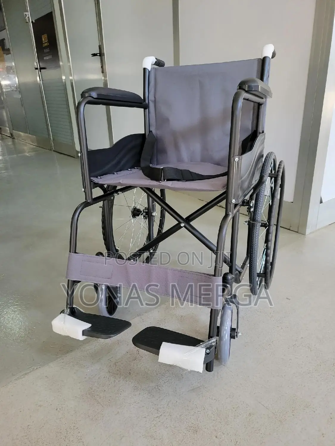 Standard Hospital Wheelchair፫凸adult WHEELCHAIR ENAMELLED