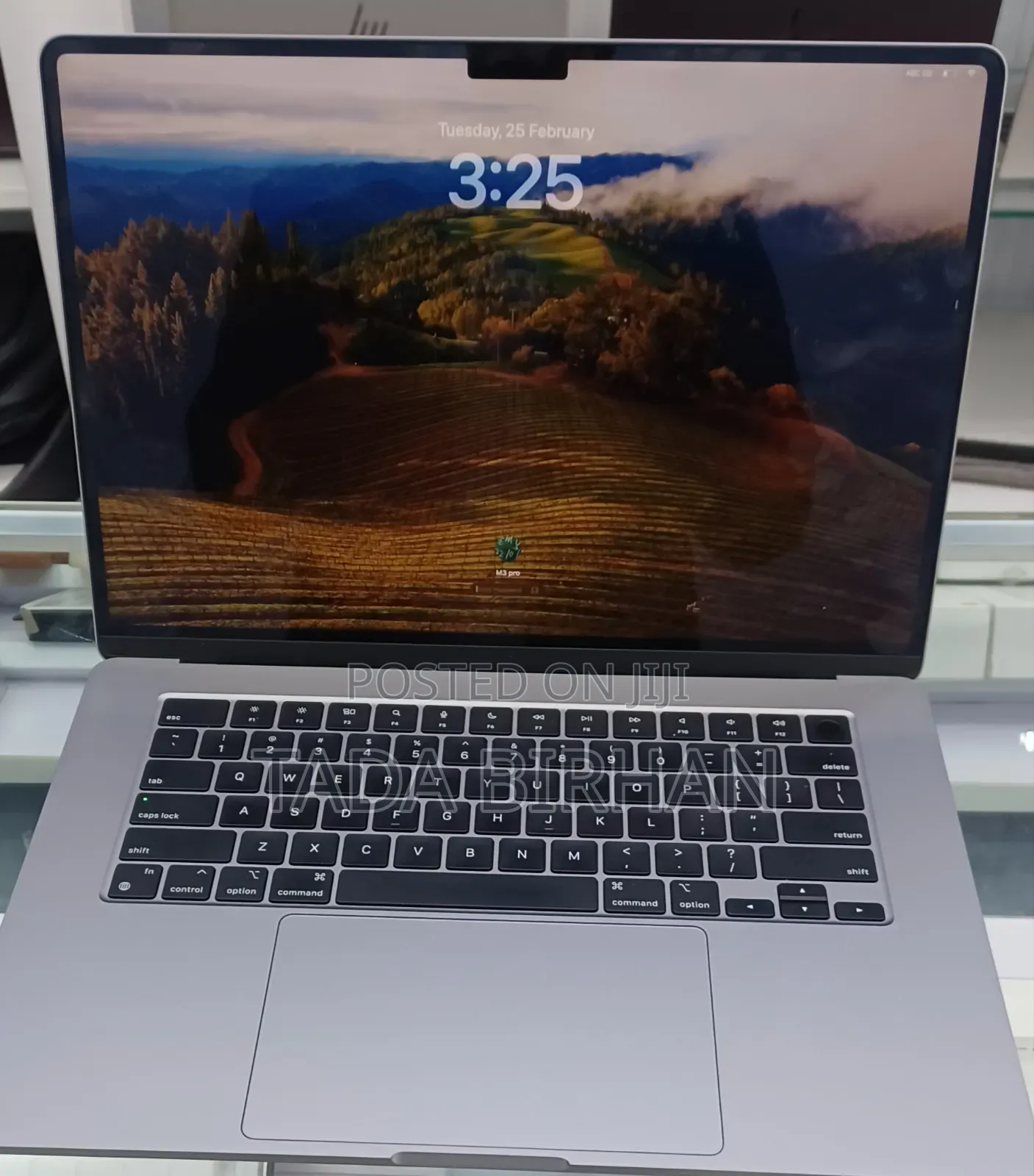 New Apple MacBook Air 2024 M3 15-Inch 8GB Intel Core I7 SSD 256GB