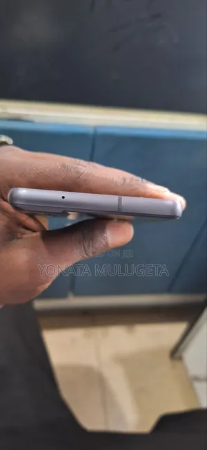 Photo - Samsung Galaxy S21 FE 5G 128 GB Black