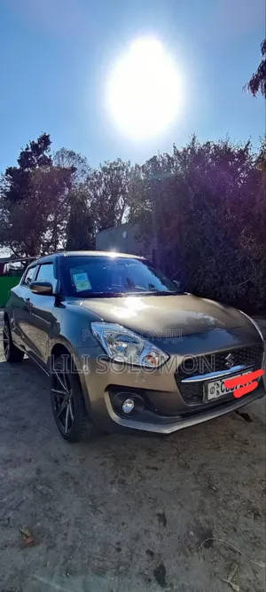 Suzuki Swift 2022 Silver