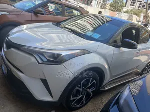 Photo - Toyota C-HR 2017 White