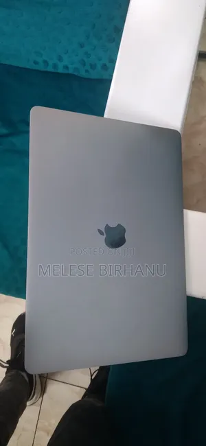 New Laptop Apple MacBook Pro 2019 8GB Intel Core I5 SSD 128GB