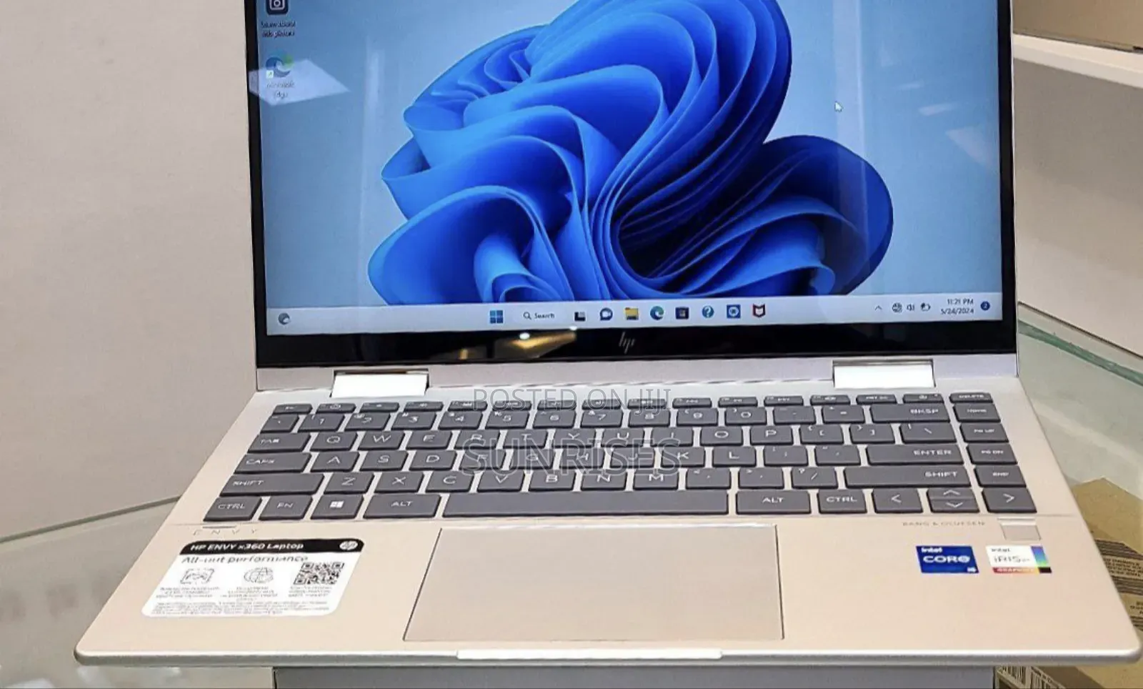 New Laptop HP Envy X360 8GB Intel Core I5 SSD 512GB