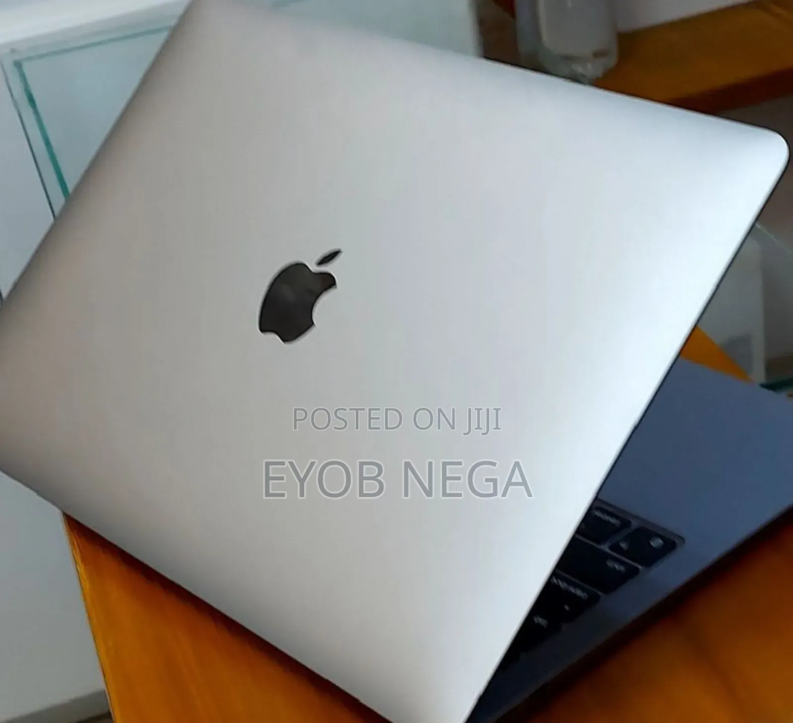 New Laptop Apple MacBook Air 2020 M1 8GB Apple M1 SSD 256GB