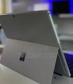 New Laptop Microsoft Surface 8GB Intel Core I5 SSD 256GB