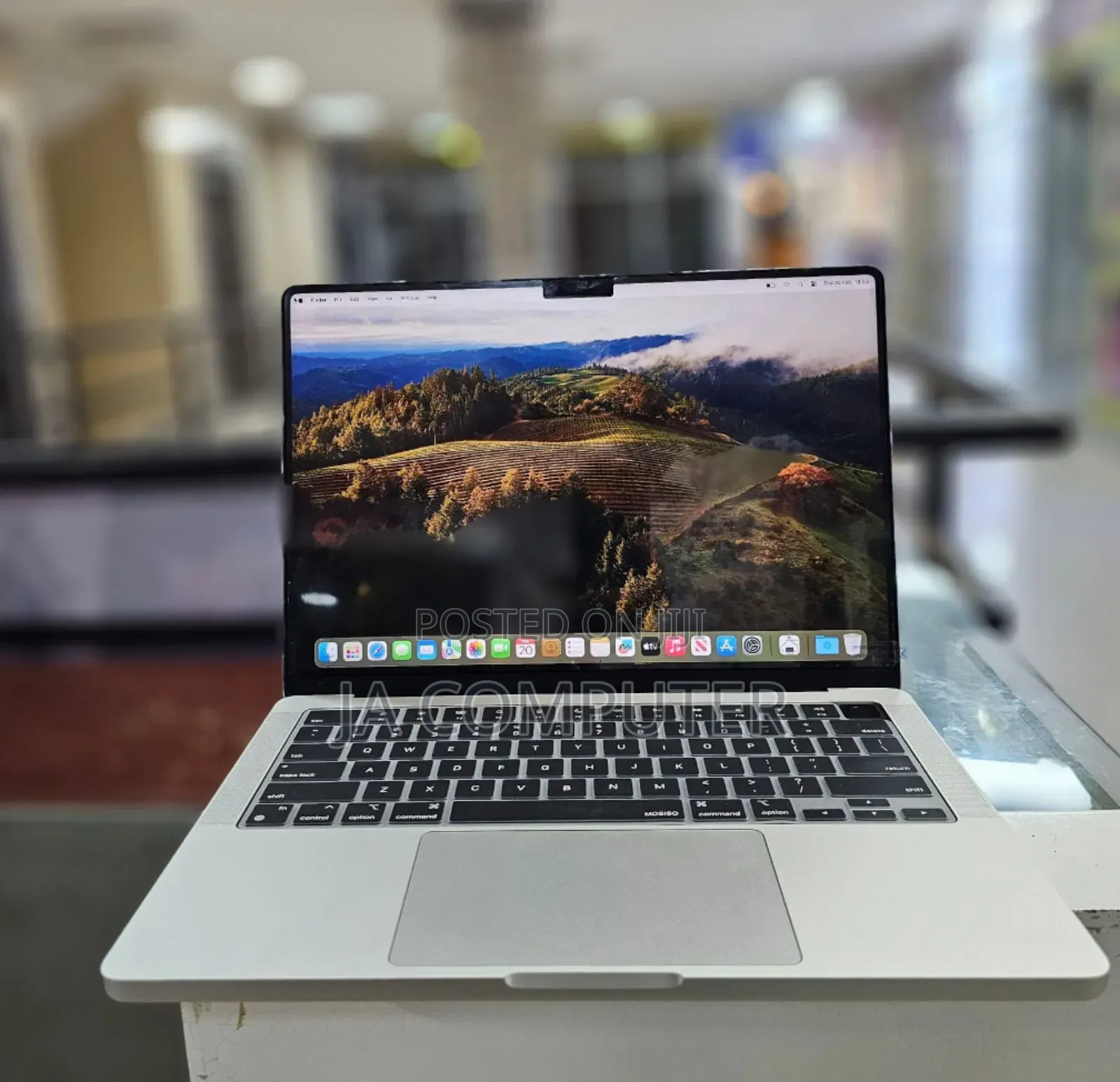 New Apple MacBook Pro 2023 M3 14-Inch 8GB Apple M3 Pro SSD 512GB