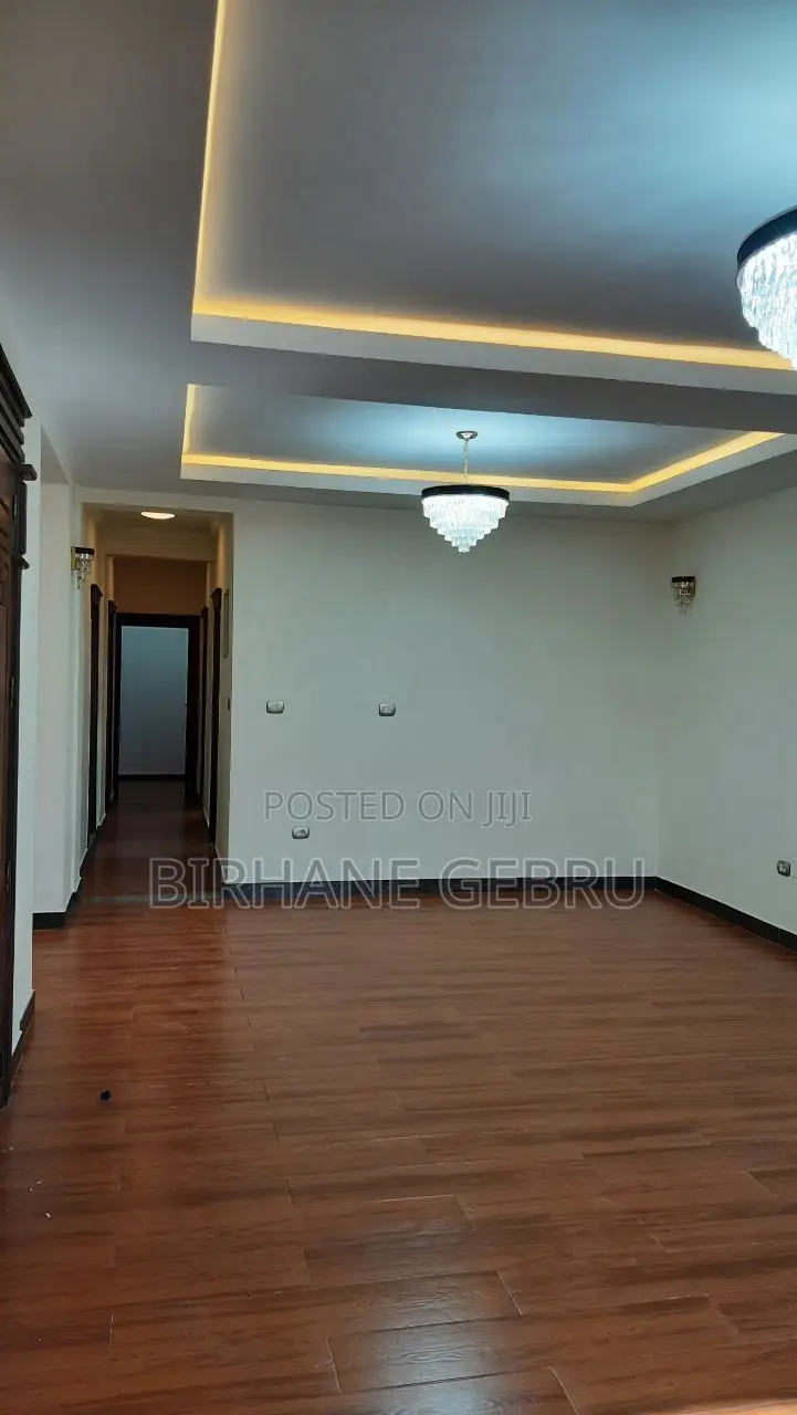 3bedroom Luxuru Apartiment for Rent