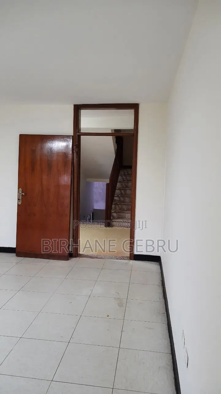 3bedroom Luxuru Apartiment for Rent