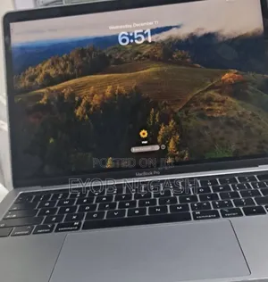New Laptop Apple MacBook Pro 2019 16GB Intel Core I7 SSD 512GB
