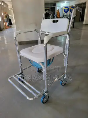 Photo - Toilet Chair፪盲comes With a Removable Pan for Easy Cleaning