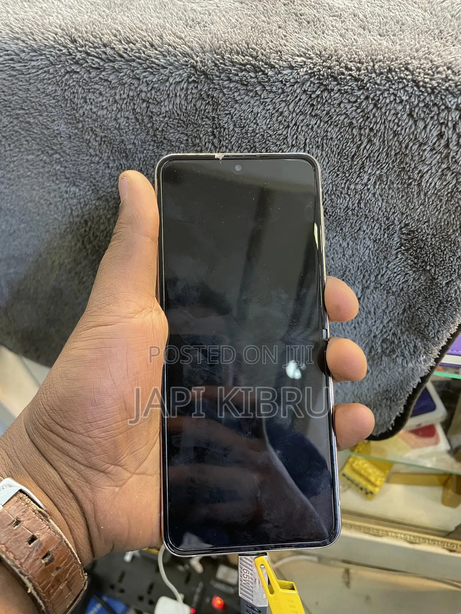 New Samsung Galaxy Z Flip4 256 GB