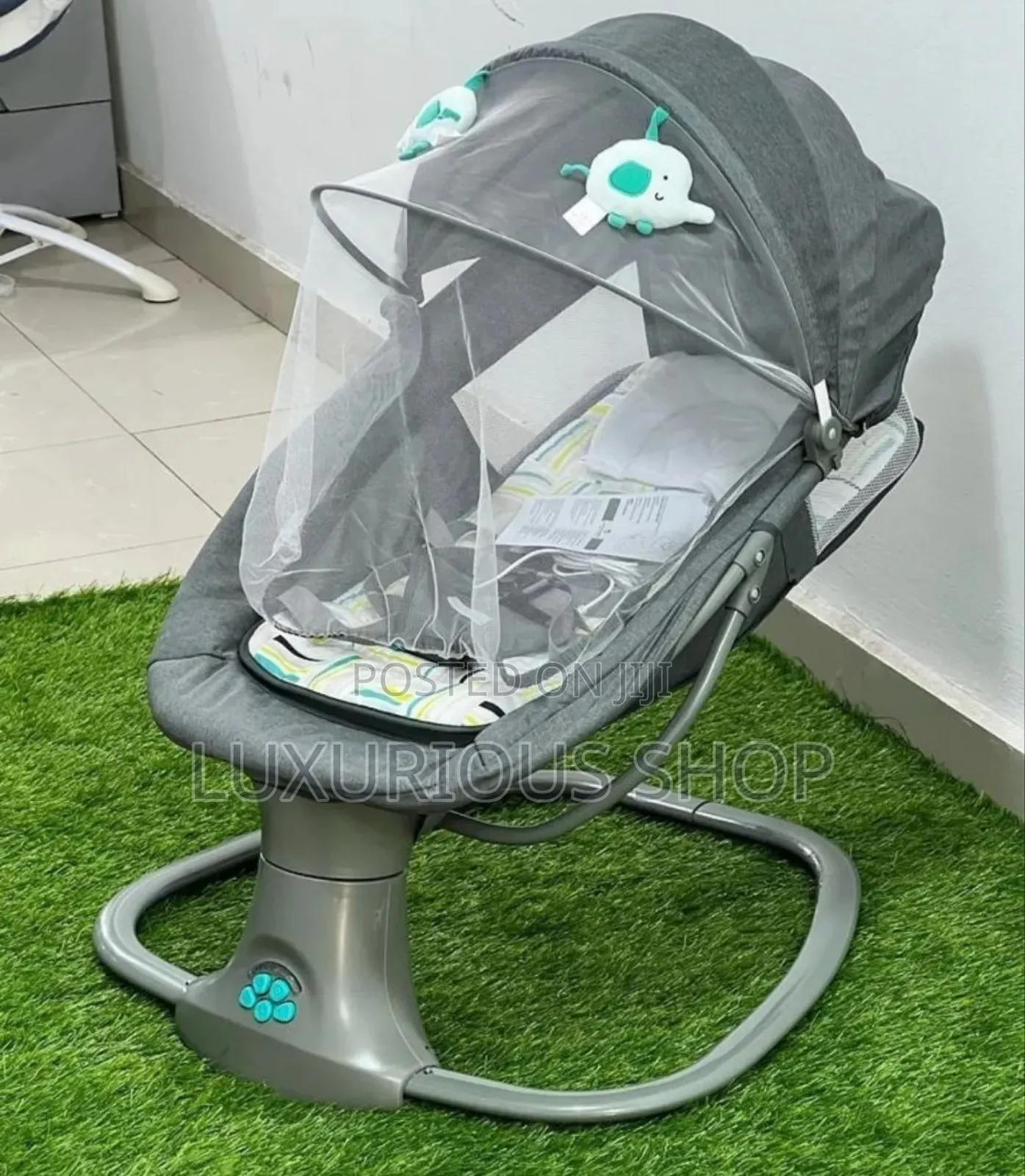 Mastela Deluxe Multi-Functional Bassinet Swing