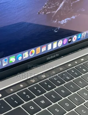 Photo - New Laptop Apple MacBook Pro 2019 8GB Intel Core I5 SSD 128GB