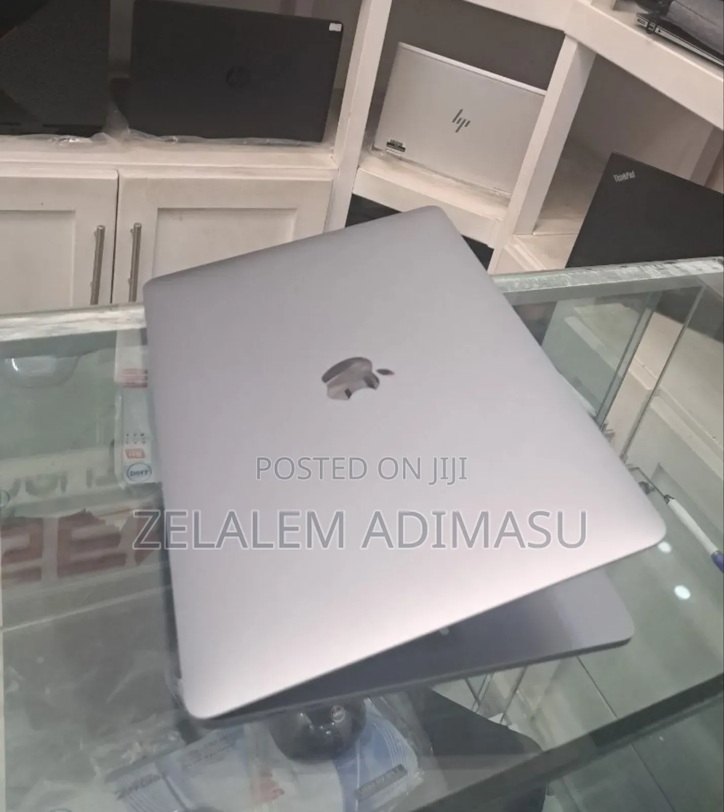 New Laptop Apple MacBook Pro 2020 M1 8GB Apple M1 Pro SSD 256GB