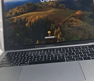 New Laptop Apple MacBook Pro 2019 16GB Intel Core I7 SSD 512GB