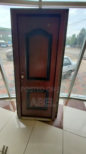 Photo - Victor Doors and Mona Pawer