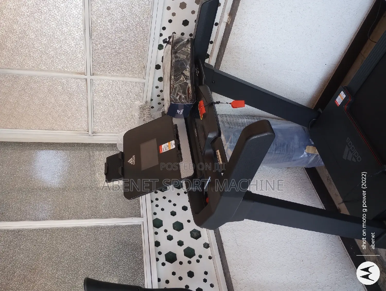 Running Sport Machine Adidas T19