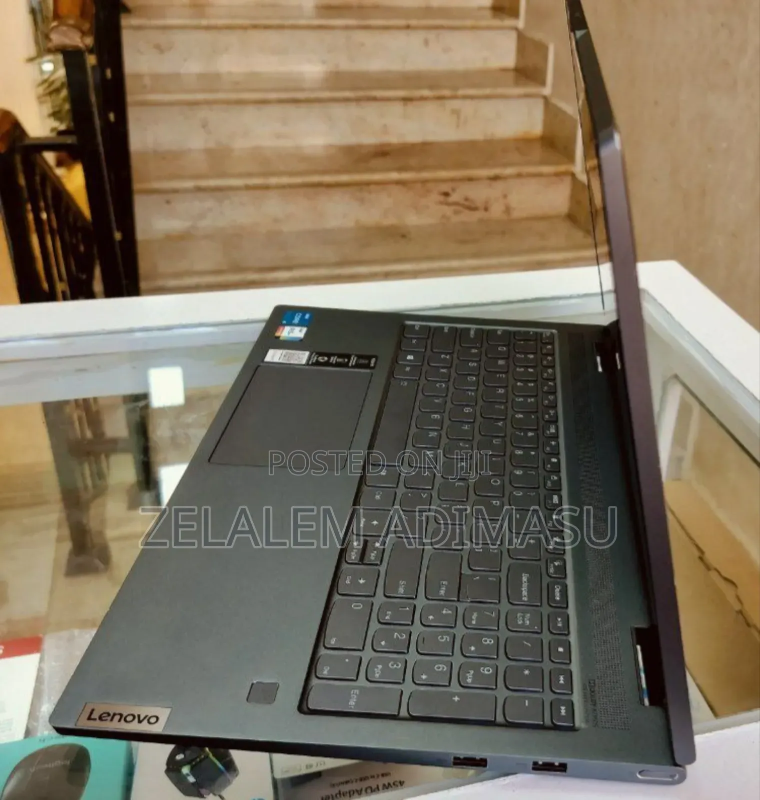 New Laptop Lenovo Yoga 7i 8GB Intel Core I5 SSD 256GB