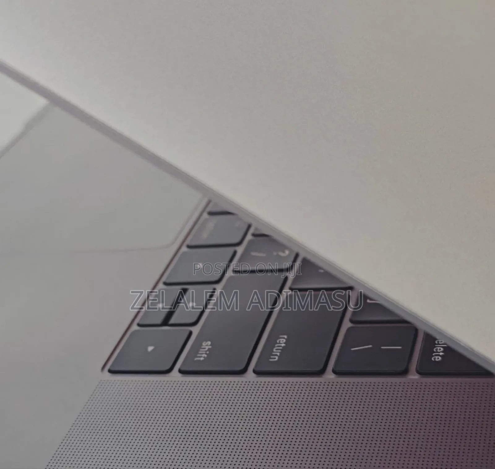 New Laptop Apple MacBook Pro 2017 16GB Intel Core I7 SSD 1T