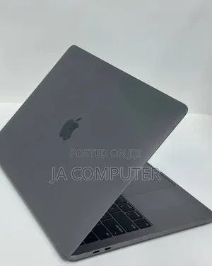 New Laptop Apple MacBook Pro 2019 8GB Intel Core I5 SSD 128GB