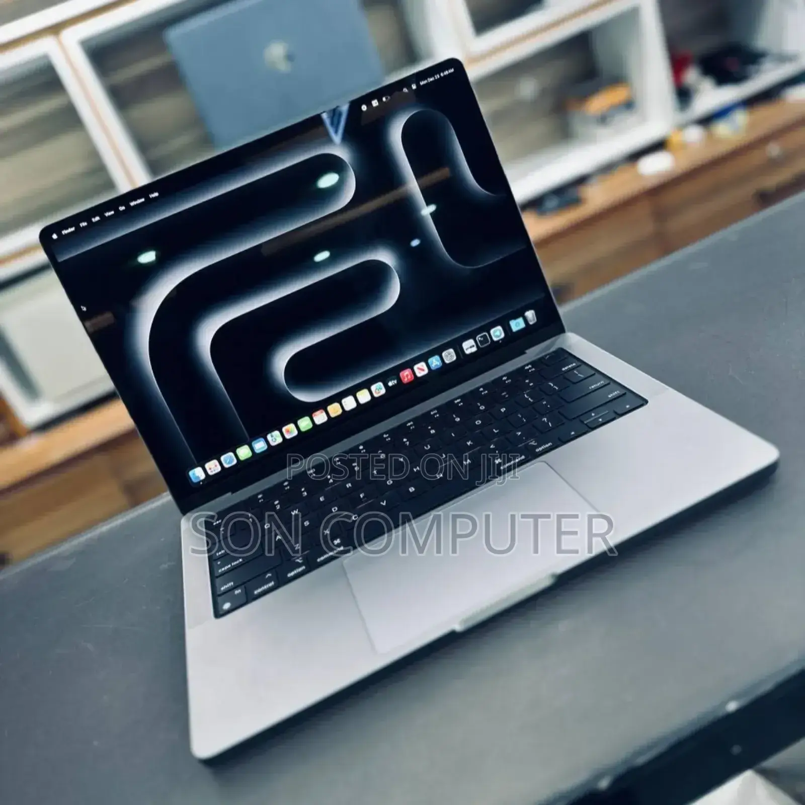 New Apple MacBook Pro 2023 M3 Max 14-Inch 16GB Intel Core I9 SSD 1T