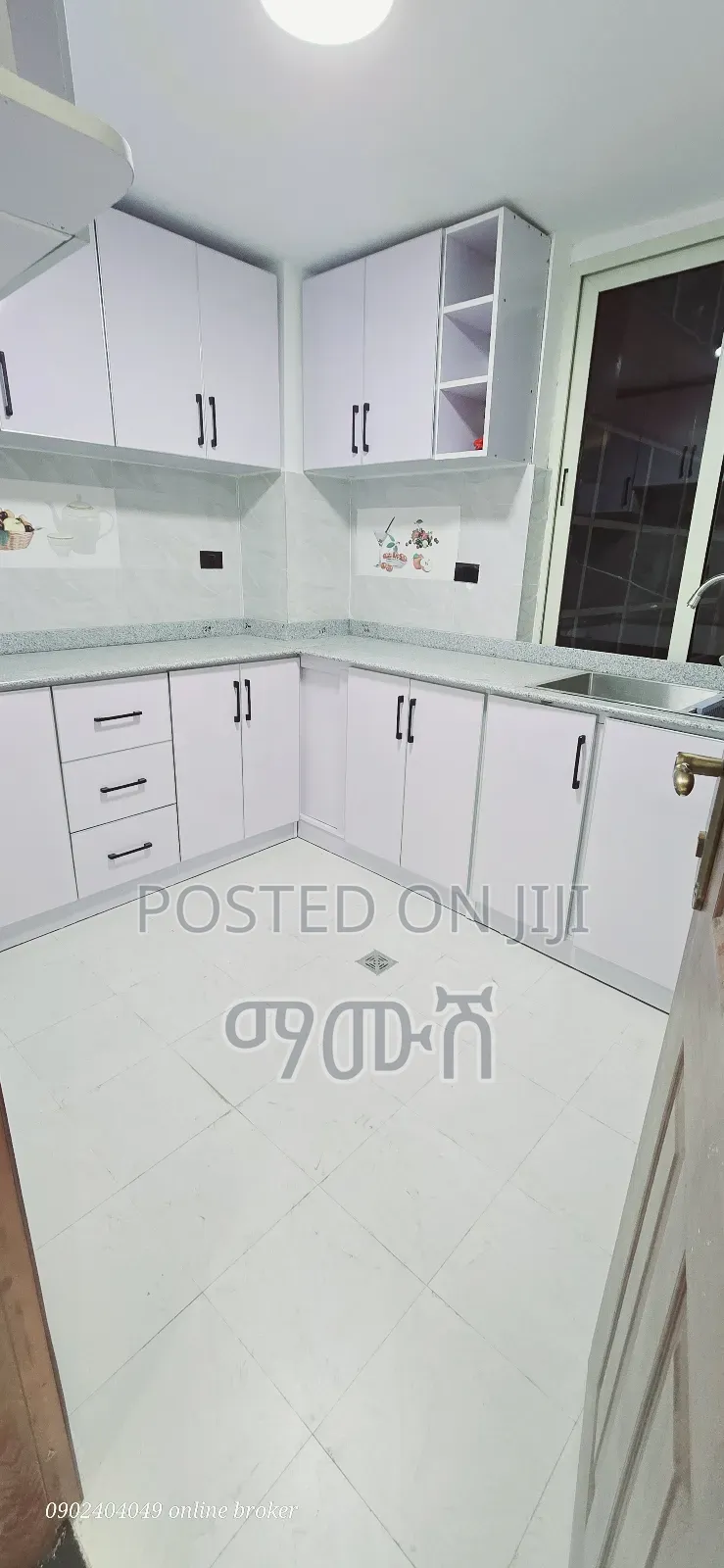 Furnished 2bdrm Condo in አስፋልት ዳር ላይ, Bole for sale