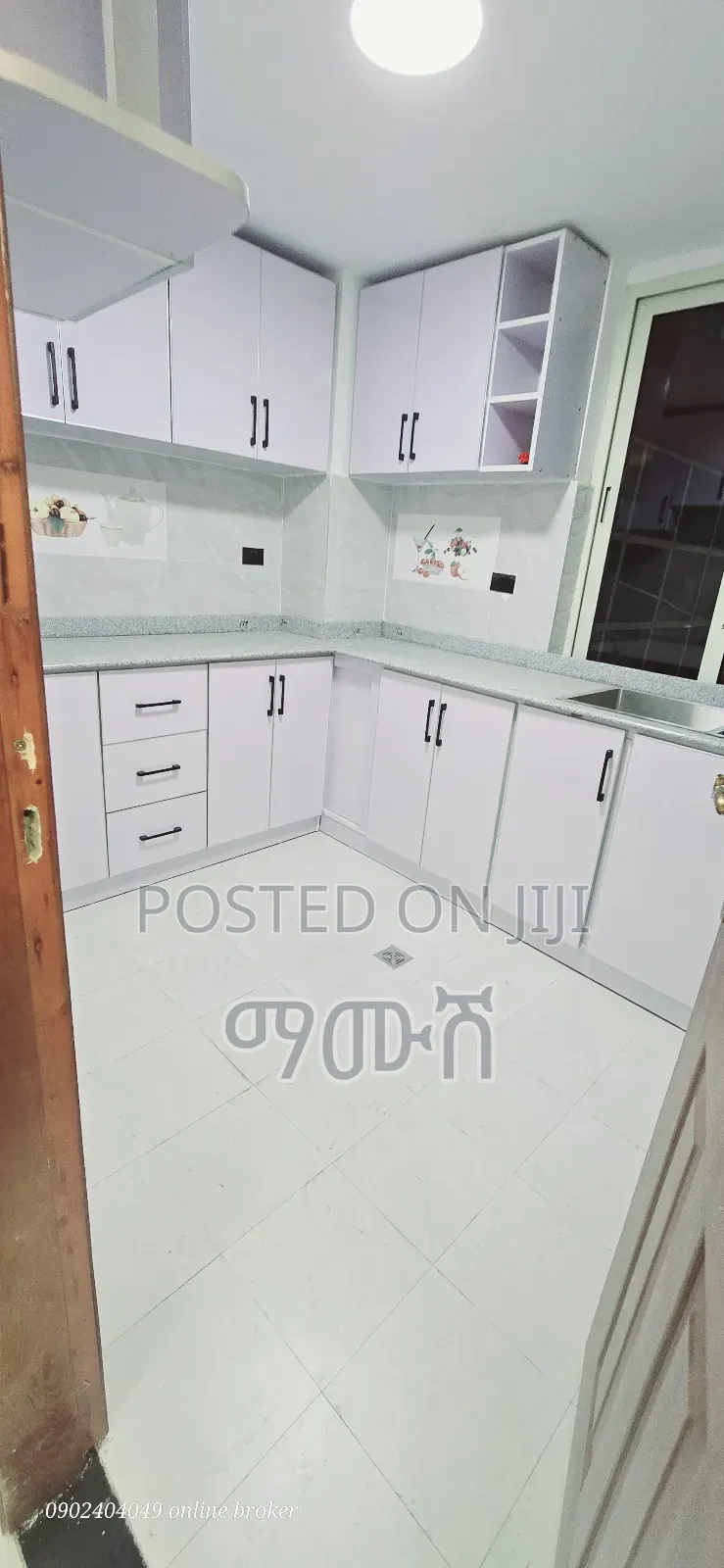 Furnished 2bdrm Condo in አስፋልት ዳር ላይ, Bole for sale