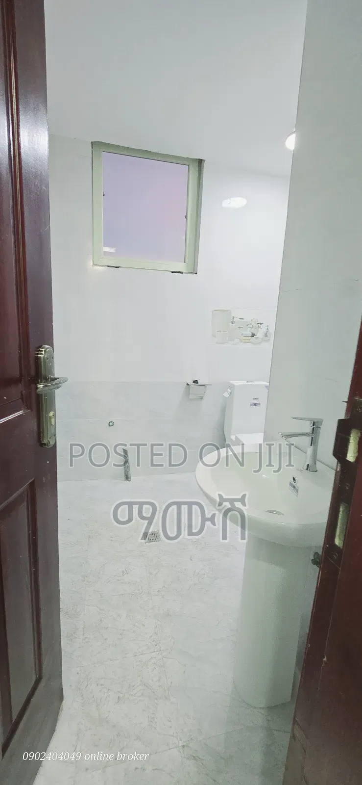 Furnished 2bdrm Condo in አስፋልት ዳር ላይ, Bole for sale