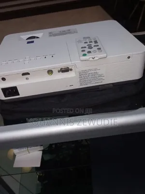 Photo - Sony VPL-Dx221 Projector