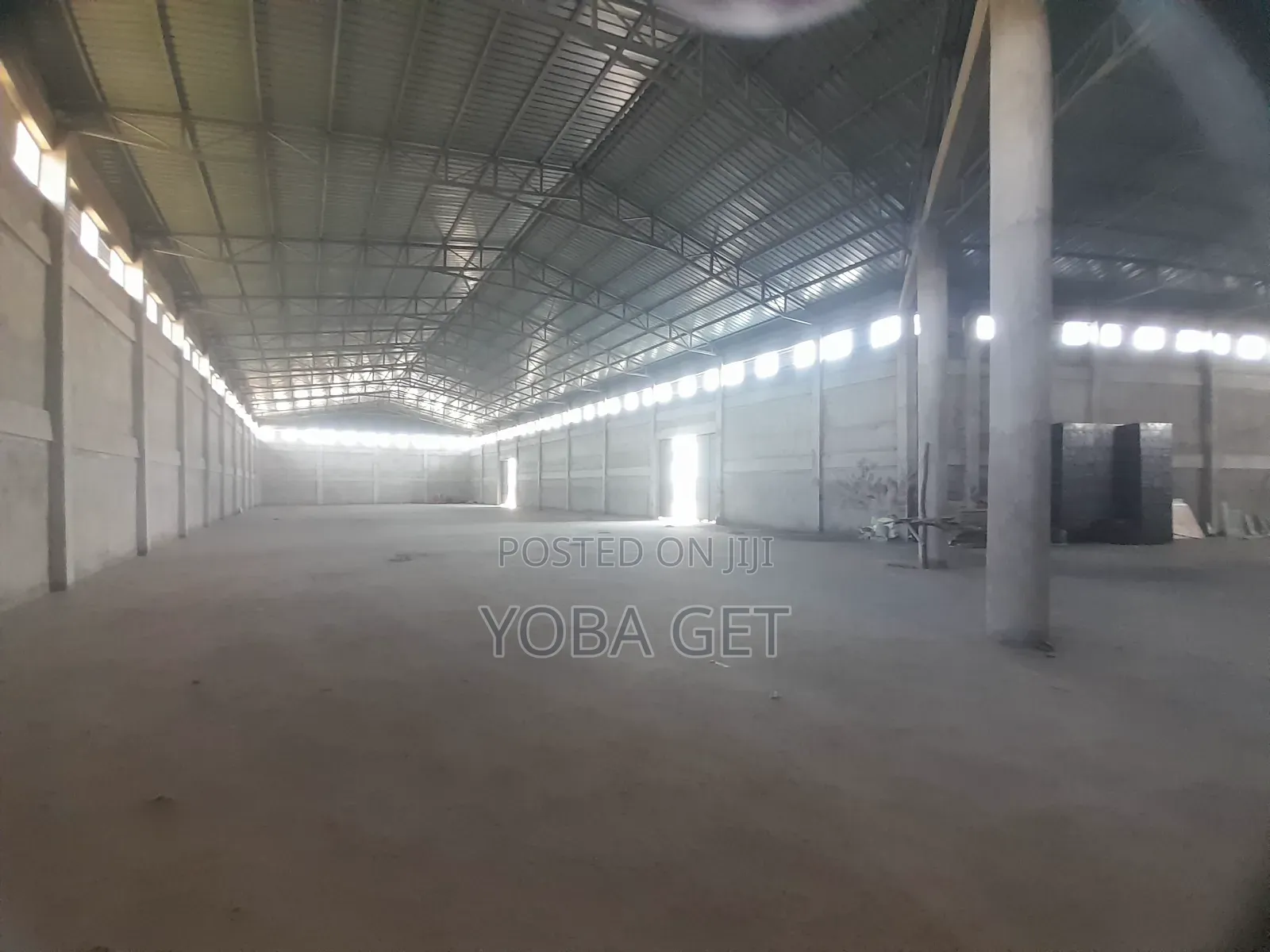 አስቸካይ የሚሸጥ መጋዘን