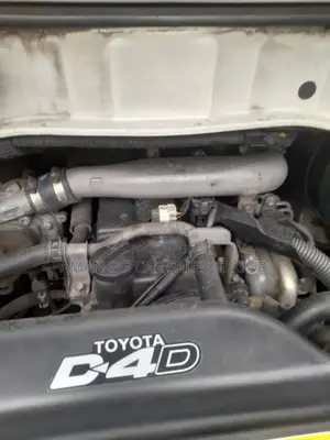 Photo - Toyota HiAce 2006 White