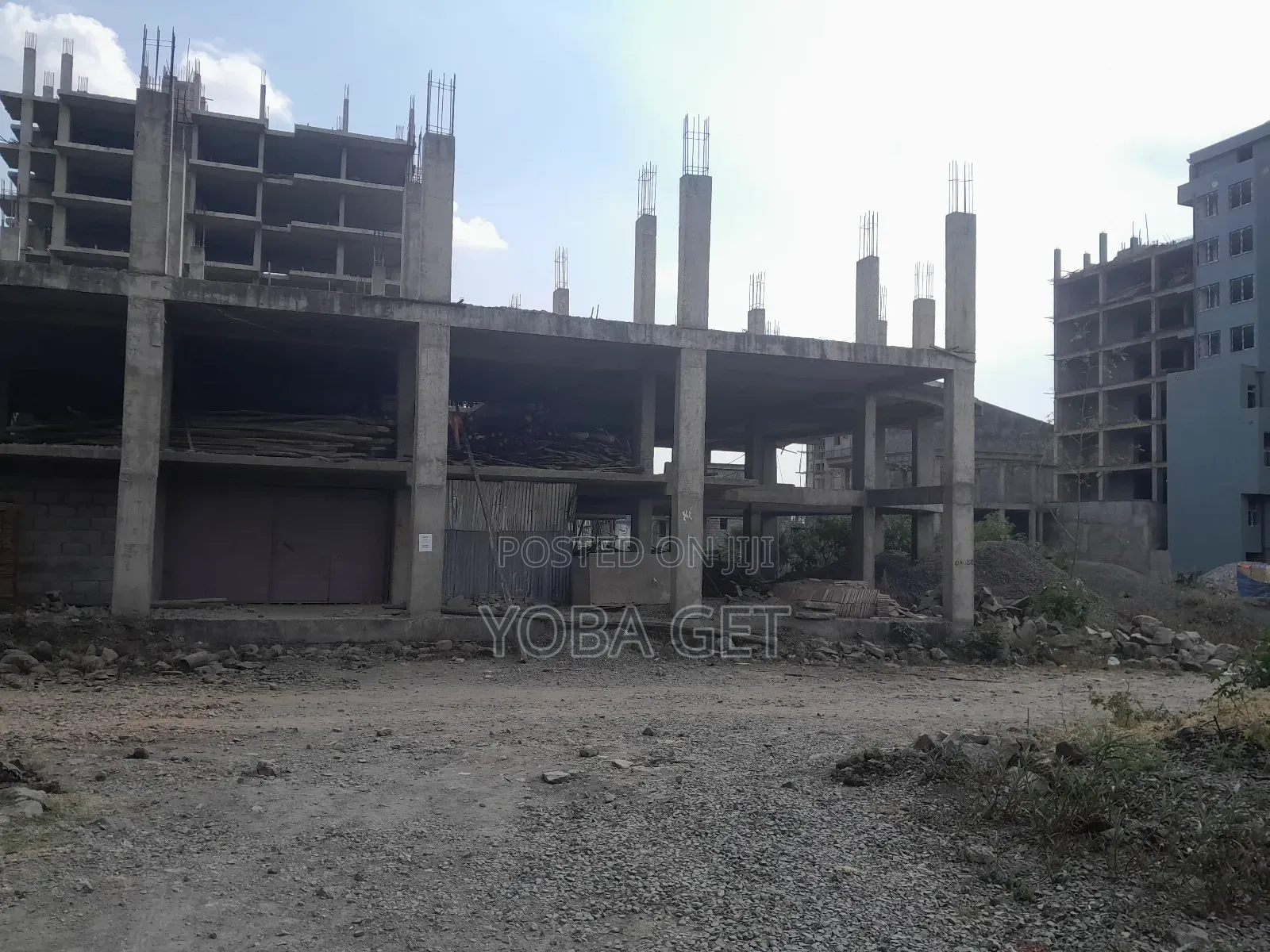 አስቸካይ የሚሸጥ ህንፃ