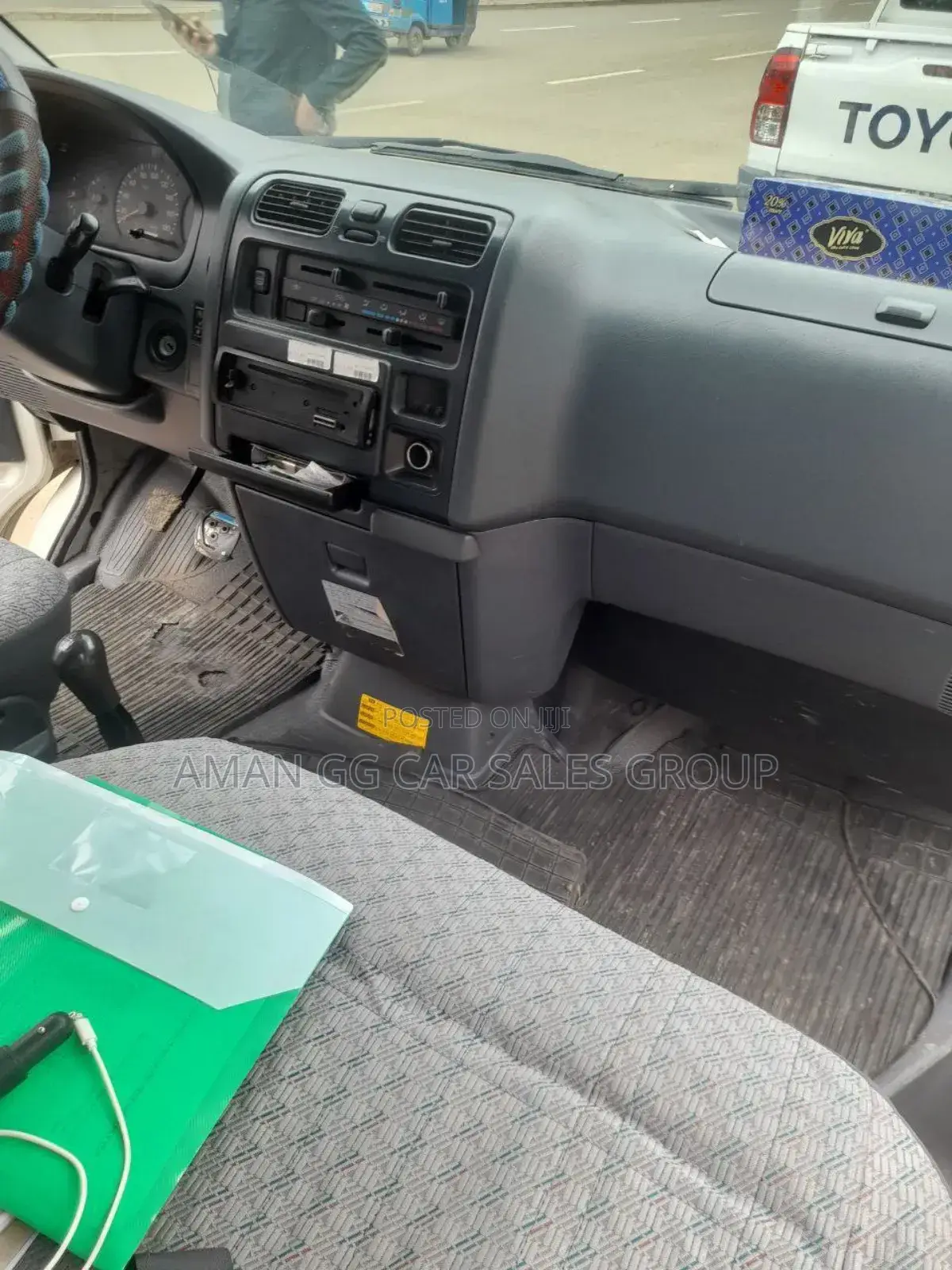 Toyota HiAce 2006 White