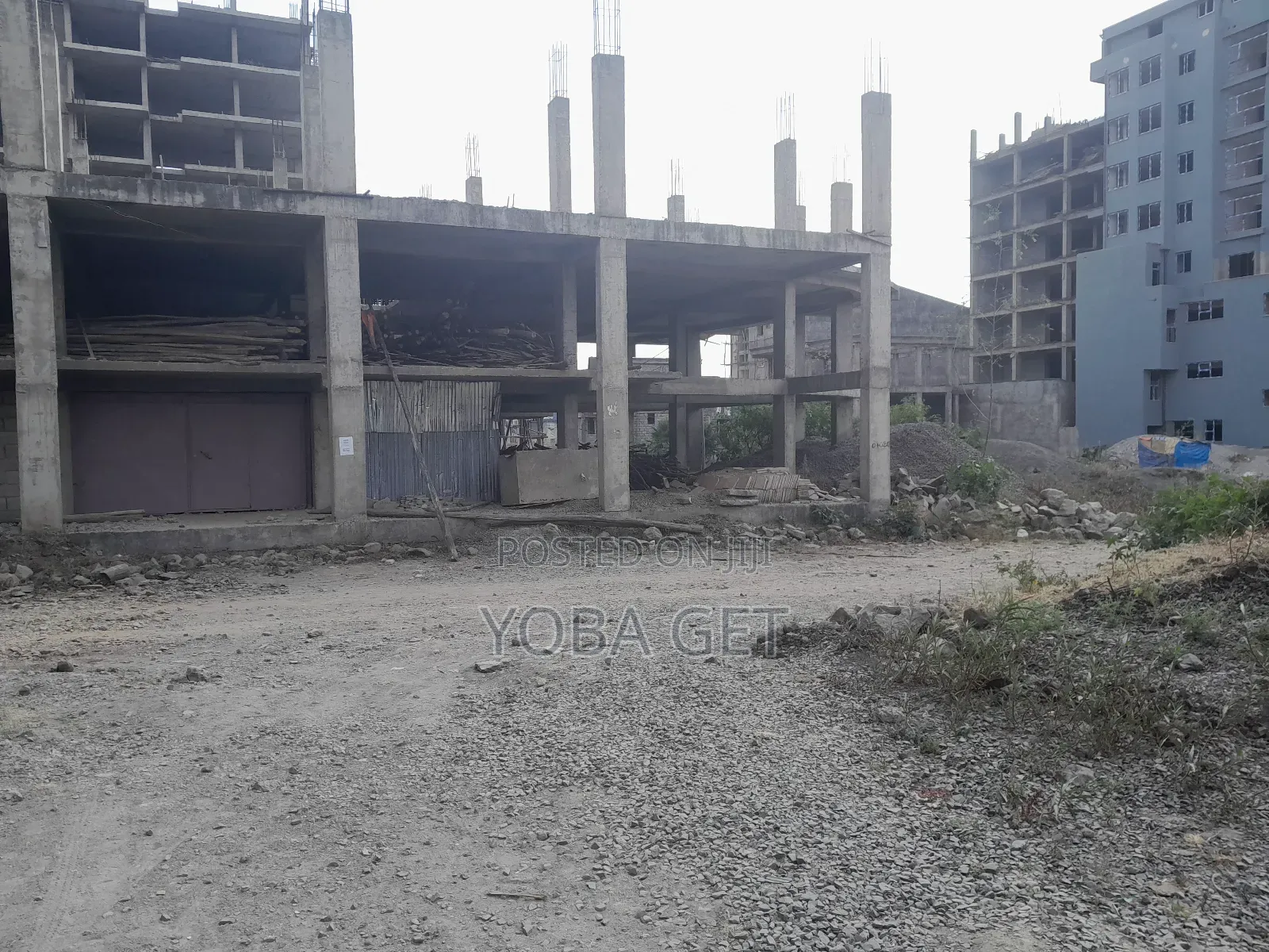 አስቸካይ የሚሸጥ ህንፃ