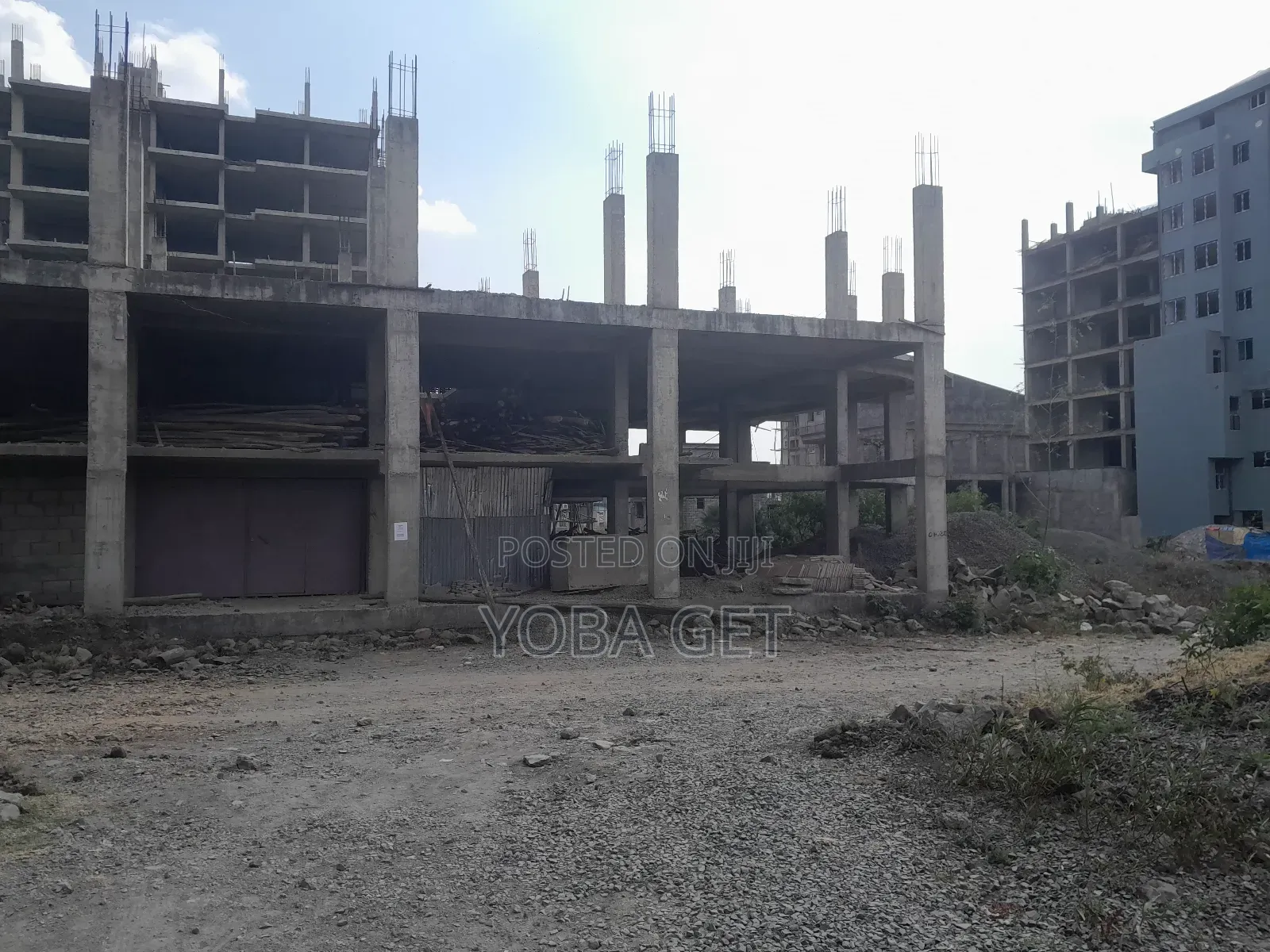 አስቸካይ የሚሸጥ ህንፃ