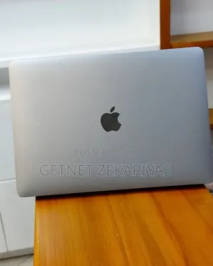 New Laptop Apple MacBook Air 8GB Apple M1 SSD 256GB