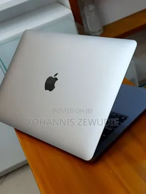 New Laptop Apple MacBook Air 8GB Apple M1 SSD 256GB