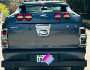 Toyota Hilux 2014 Blue