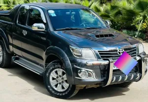 Photo - Toyota Hilux 2014 Blue